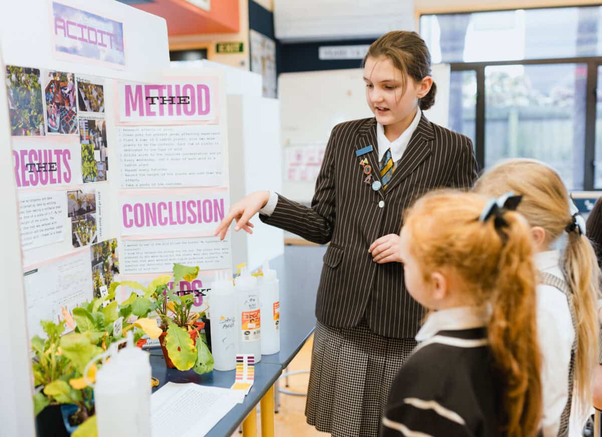 SHS2025 NgāHuarahiPūtaiao2024-0Q0A3470 ADJcropSml